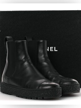 CHANEL Leather CC Turn-Lock Chelsea Boot size 41